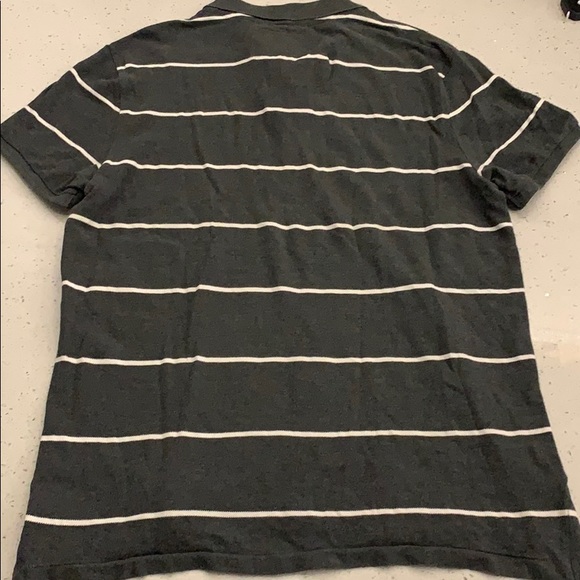 ♓️Polo grey stripe like new used nice tee shirt♓️ - Picture 4 of 4